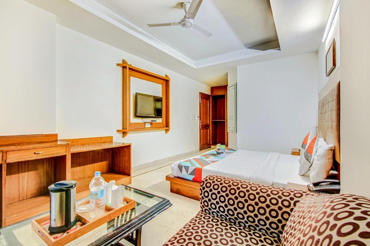 Hotel Apra Deluxe Nowe Delhi Zewnętrze zdjęcie