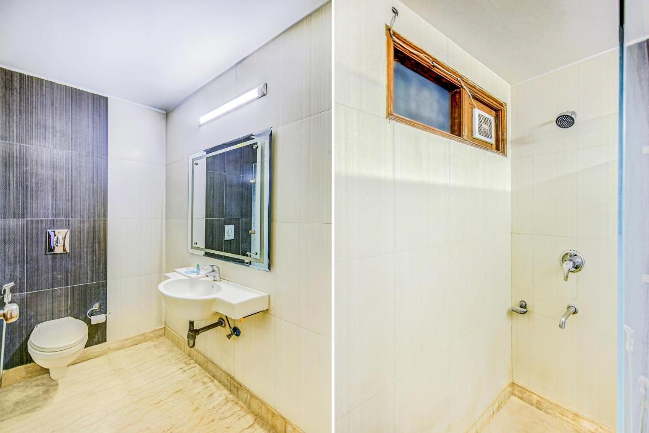 Hotel Apra Deluxe Nowe Delhi Zewnętrze zdjęcie